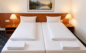 Hotel Hoyers 24H Check-In,Pinneberg, Free Parking And Wifi
